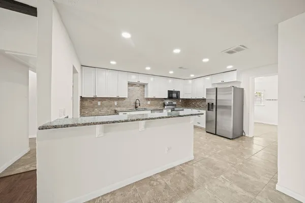 $2,400 | 6711 Pickett Drive, Richmond, TX 77469