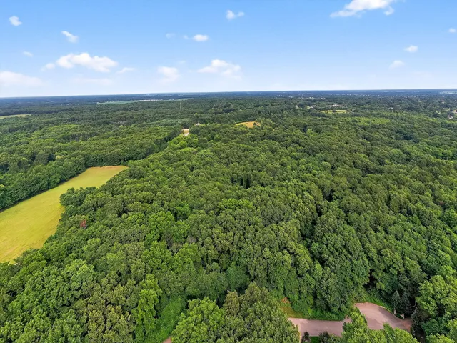 $550,000 | Karlson Lane, Niles, MI 49120