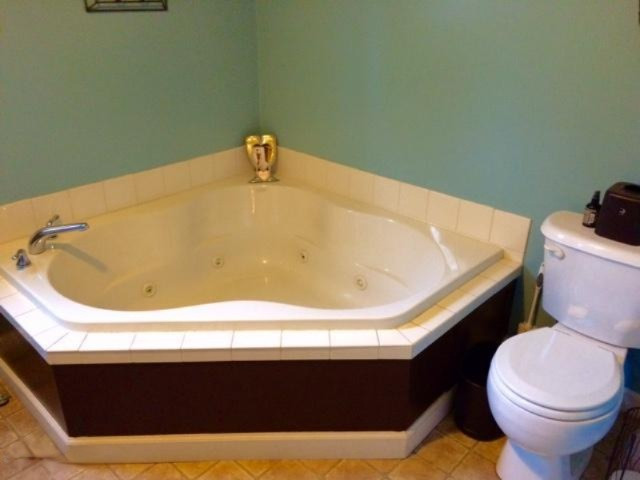 4282 White Road Muskegon, MI 49442 - Photo 9 of 19 Master Jet Tub