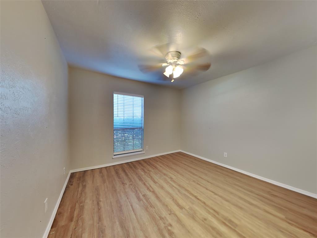 2112 Victoria Road Carrollton, TX 75007 - Photo 13 of 23 Gallery Image 13