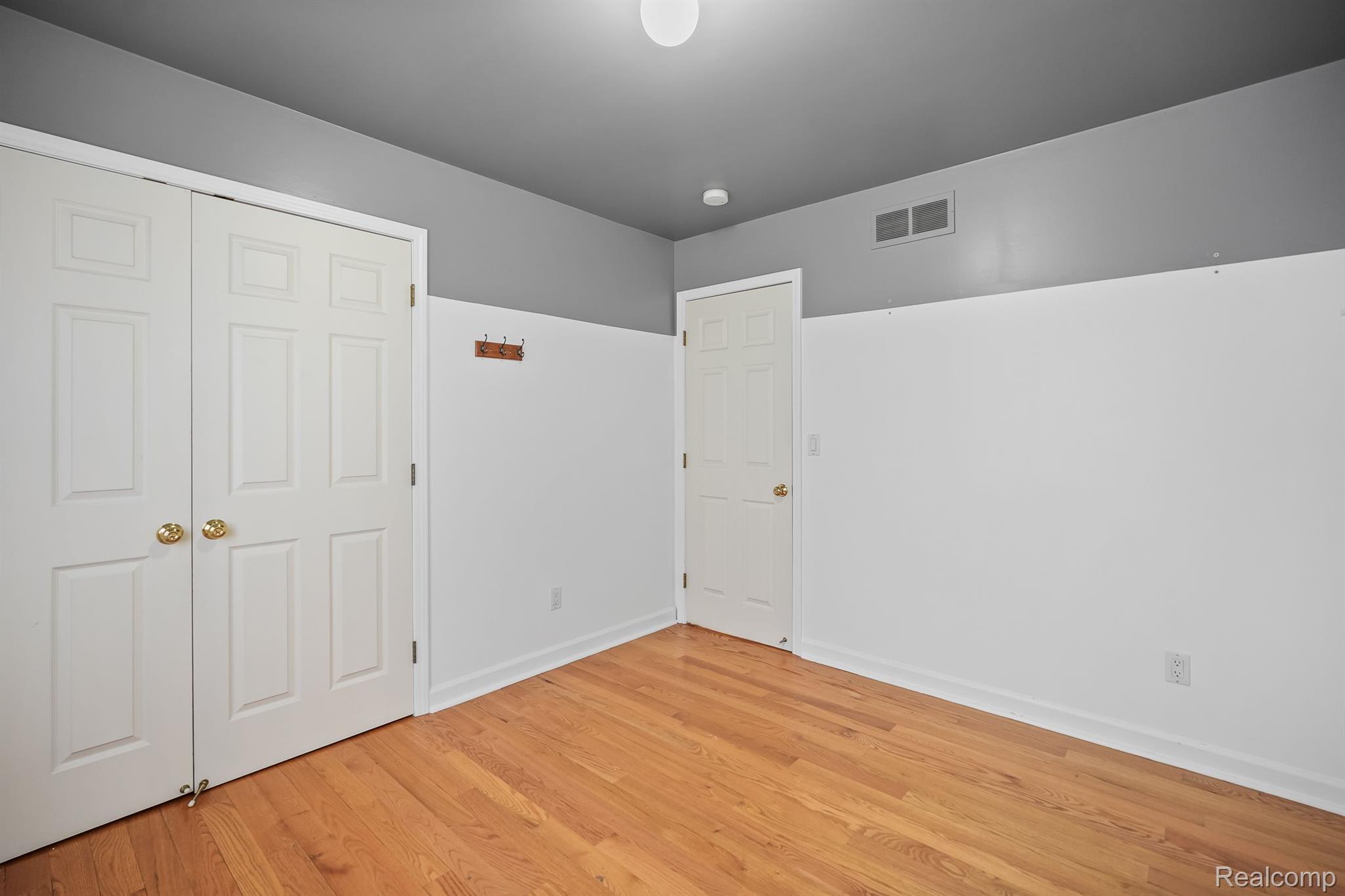 11193 Chicago Road Warren, MI 48093 - Photo 21 of 39 bedroom 2