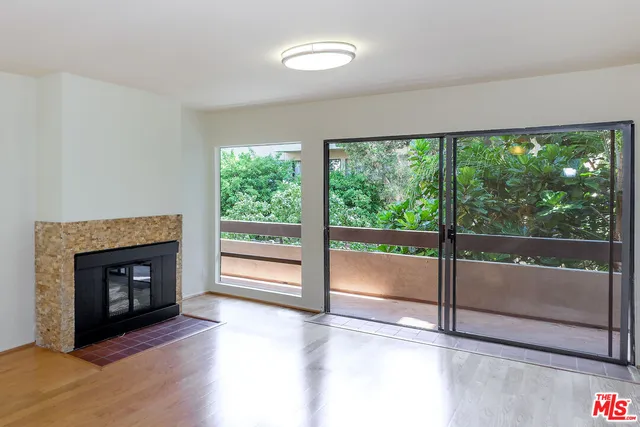 $599,000 | 950 North Kings Road, Unit 204, West Hollywood, CA 90069