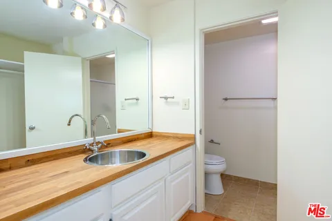 $599,000 | 950 North Kings Road, Unit 204, West Hollywood, CA 90069