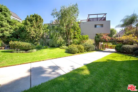 $599,000 | 950 North Kings Road, Unit 204, West Hollywood, CA 90069