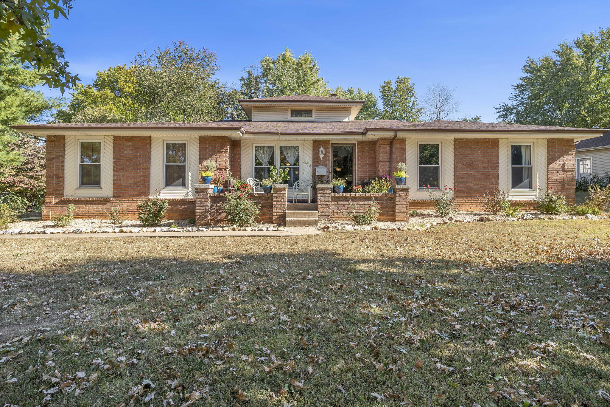 856 West Primrose Street Springfield, MO 65807 - Photo 1 of 1 1-web-or-mls-DSC04537
