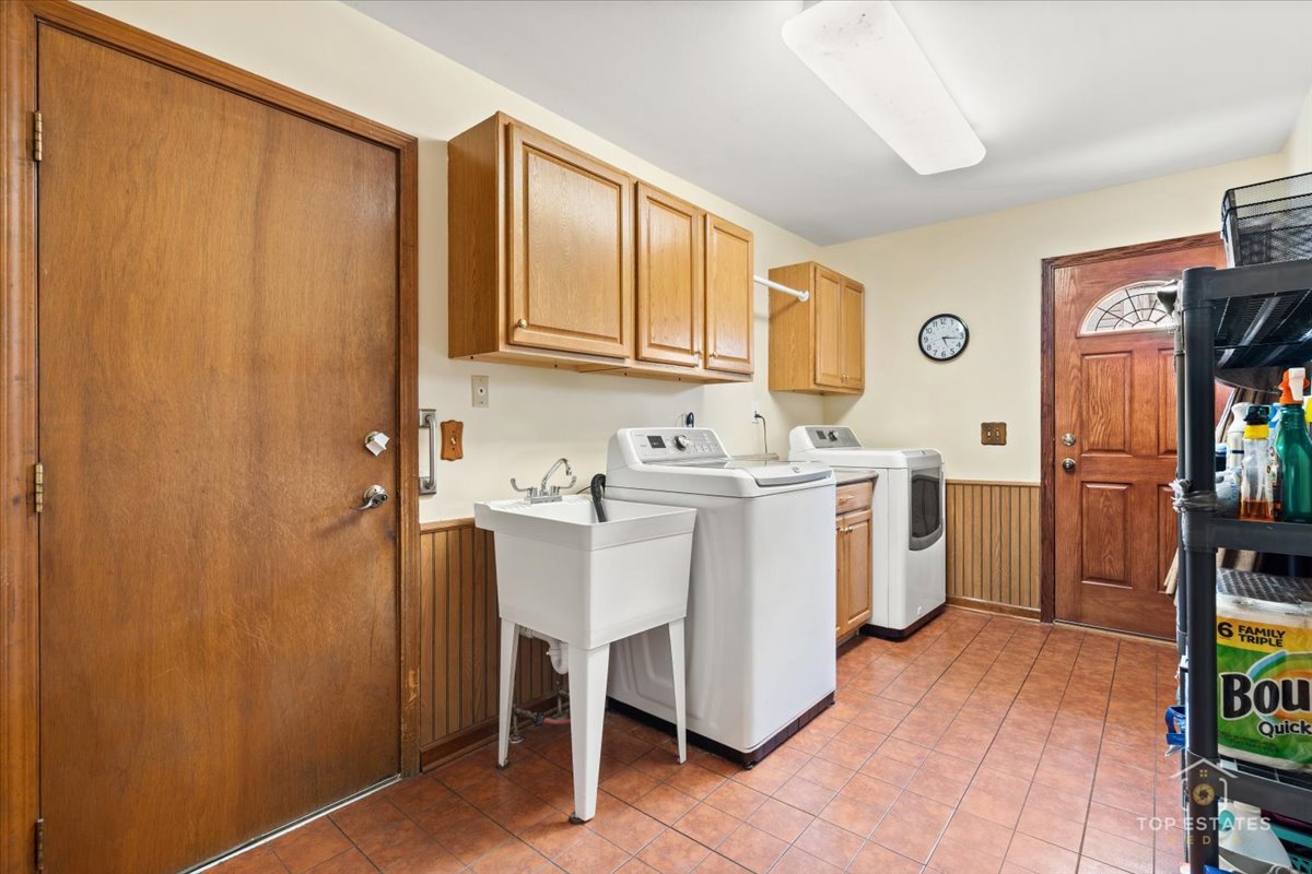 1541 Coventry Road Schaumburg, IL 60169 - Photo 14 of 30