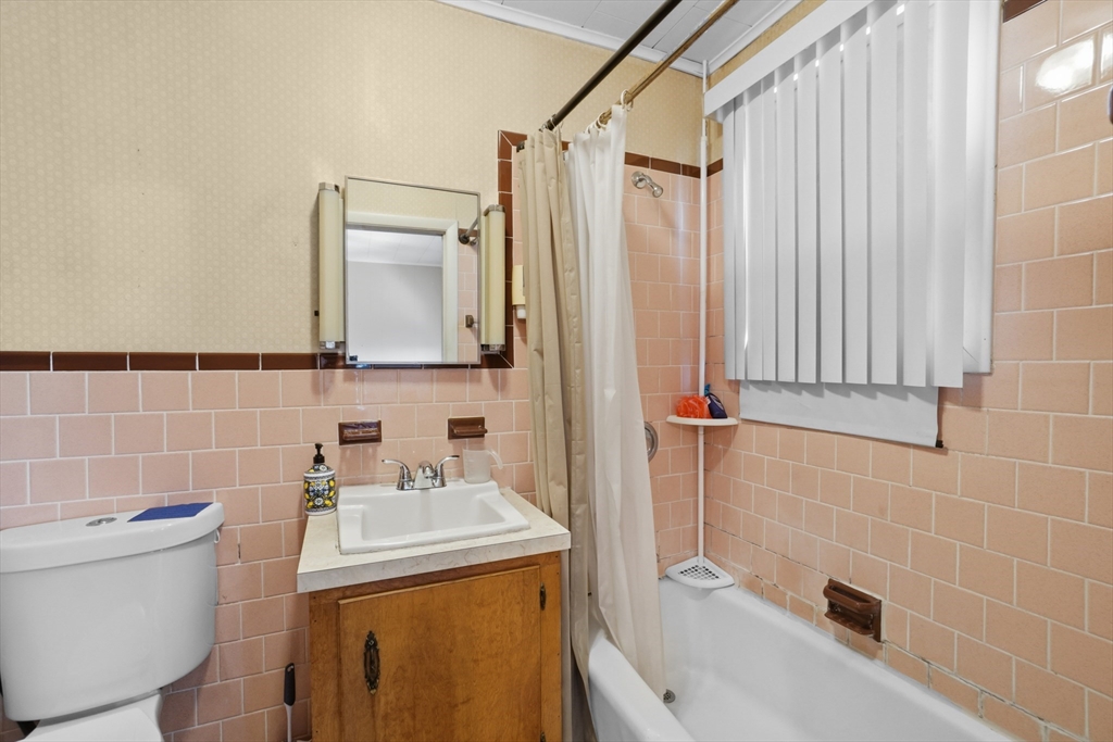 284 Broadway Fall River, MA 02721 - Photo 38 of 42