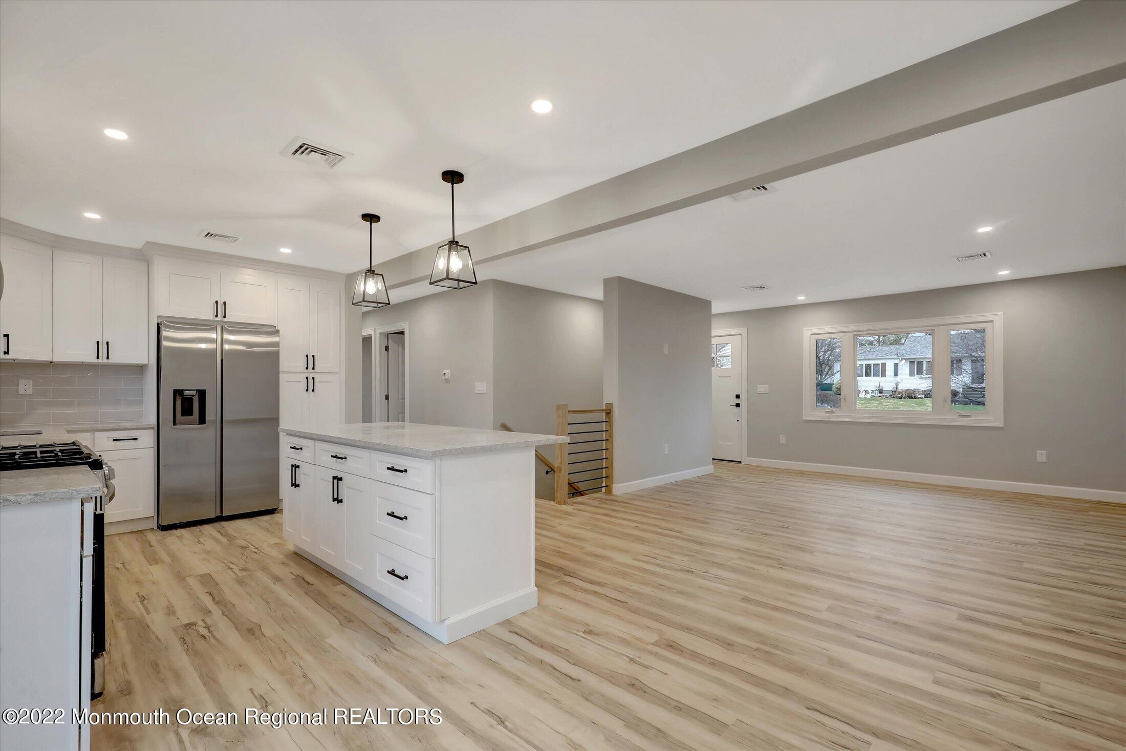 140 Irwin Place Middletown, NJ 07748 - Photo 15 of 33 12-Kitchen