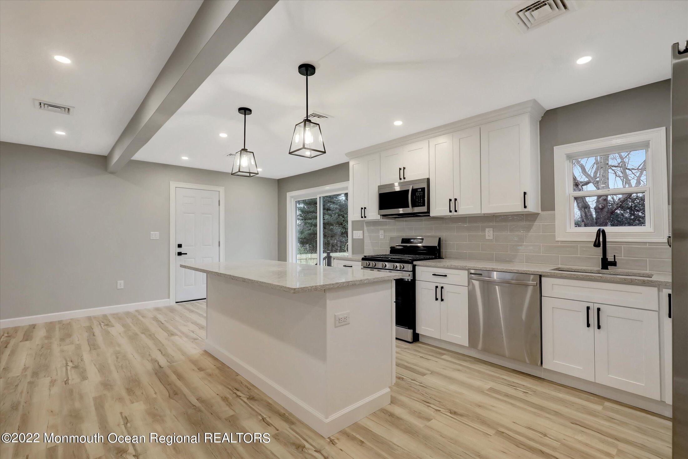 140 Irwin Place Middletown, NJ 07748 - Photo 17 of 33 15-Kitchen