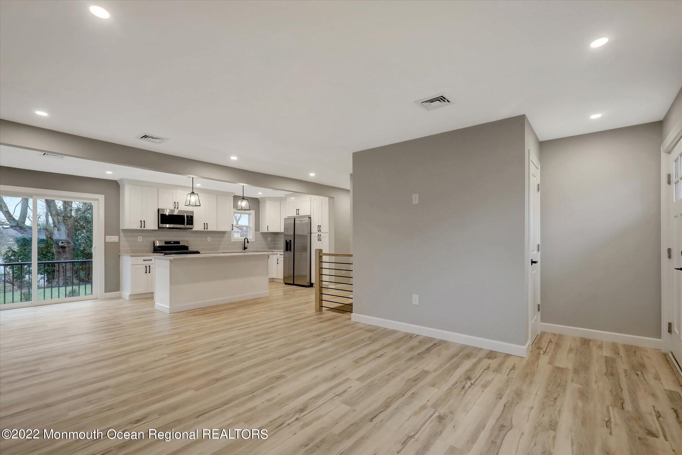 140 Irwin Place Middletown, NJ 07748 - Photo 8 of 33 05-Family Room