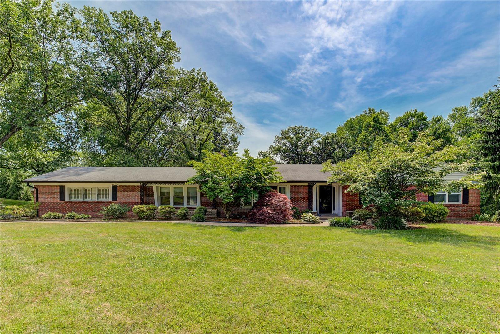 12 Lynnbrook Road St. Louis, MO 63131 - Photo 1 of 21 Gallery Image 1