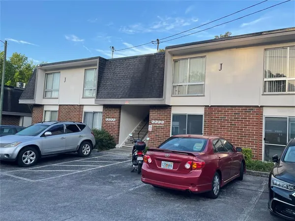 $129,000 | 1700 Southwest 16th Court, Unit J24, Gainesville, FL 32608
