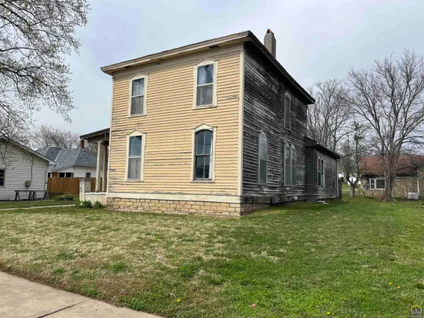 $140,000 | 511 West Mission Street, St. Marys, KS 66536
