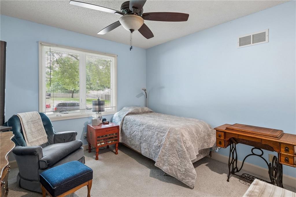 1025 Southeast Bridgehampton Way Lee's Summit, MO 64081 - Photo 12 of 35