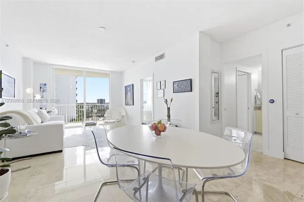 $347,000 | 3180 Coral Way, Unit 902, Miami, FL 33145