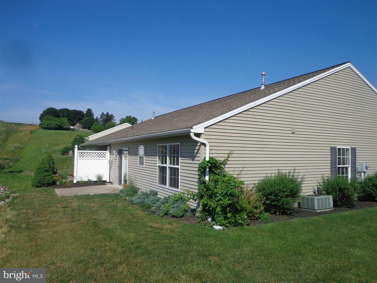 7078 Seneca Ridge Drive York, PA 17403 - Photo 4 of 24 Gallery Image 4