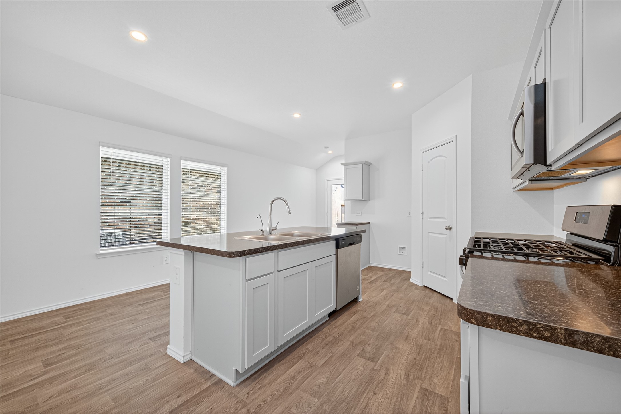 5343 Tuscany Hills Lane Spring, TX 77373 - Photo 13 of 32 Kitchen