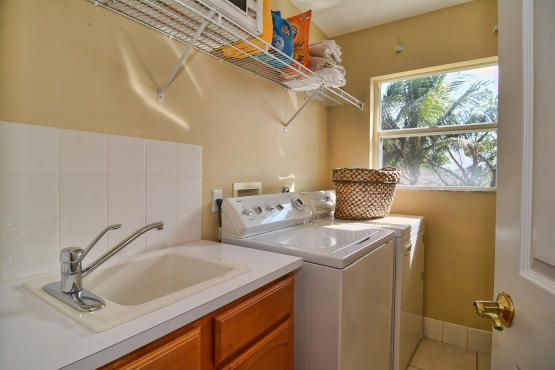253 Coconut Point, Unit 1 Jupiter, FL 33458 - Photo 26 of 33 Laundry Room