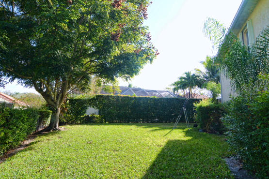 253 Coconut Point, Unit 1 Jupiter, FL 33458 - Photo 32 of 33 Side Yard