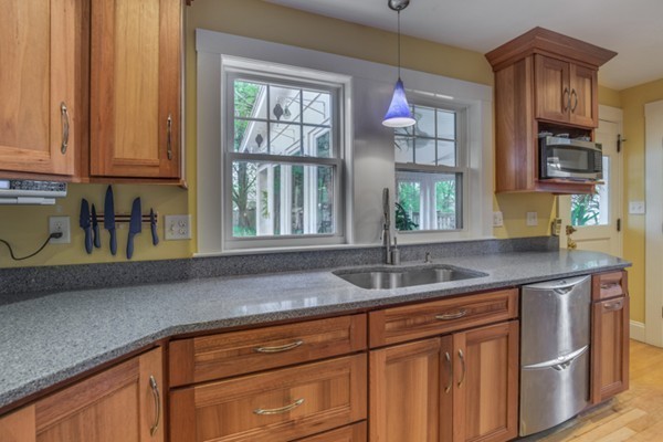 14 Berkeley Street Reading, MA 01867 - Photo 13 of 30 Gallery Image 13