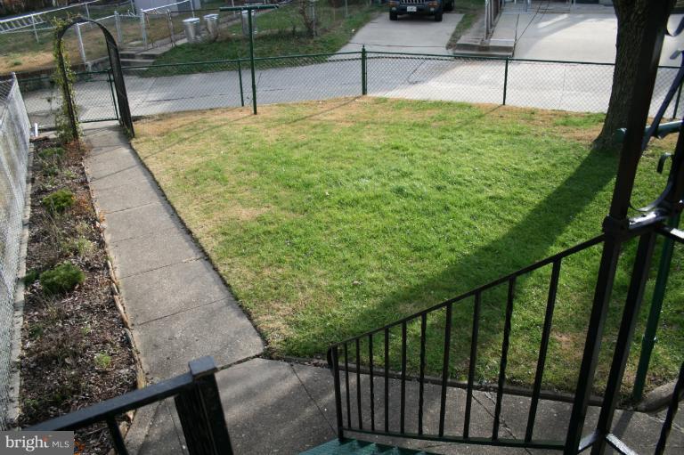 543 Larkfield Road Dundalk, MD 21222 - Photo 27 of 30 a view of a balcony
