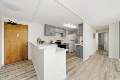 $499,000 | 2724 Kahoaloha Lane, Unit 803, Honolulu, HI 96826