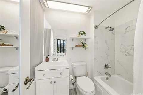 $499,000 | 2724 Kahoaloha Lane, Unit 803, Honolulu, HI 96826