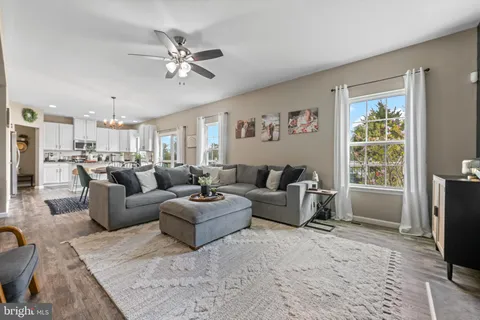 $575,000 | 1909 Alamingo Drive, Quakertown, PA 18951