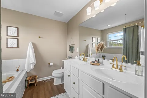 $575,000 | 1909 Alamingo Drive, Quakertown, PA 18951