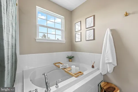 $575,000 | 1909 Alamingo Drive, Quakertown, PA 18951