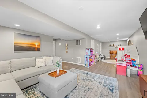$575,000 | 1909 Alamingo Drive, Quakertown, PA 18951