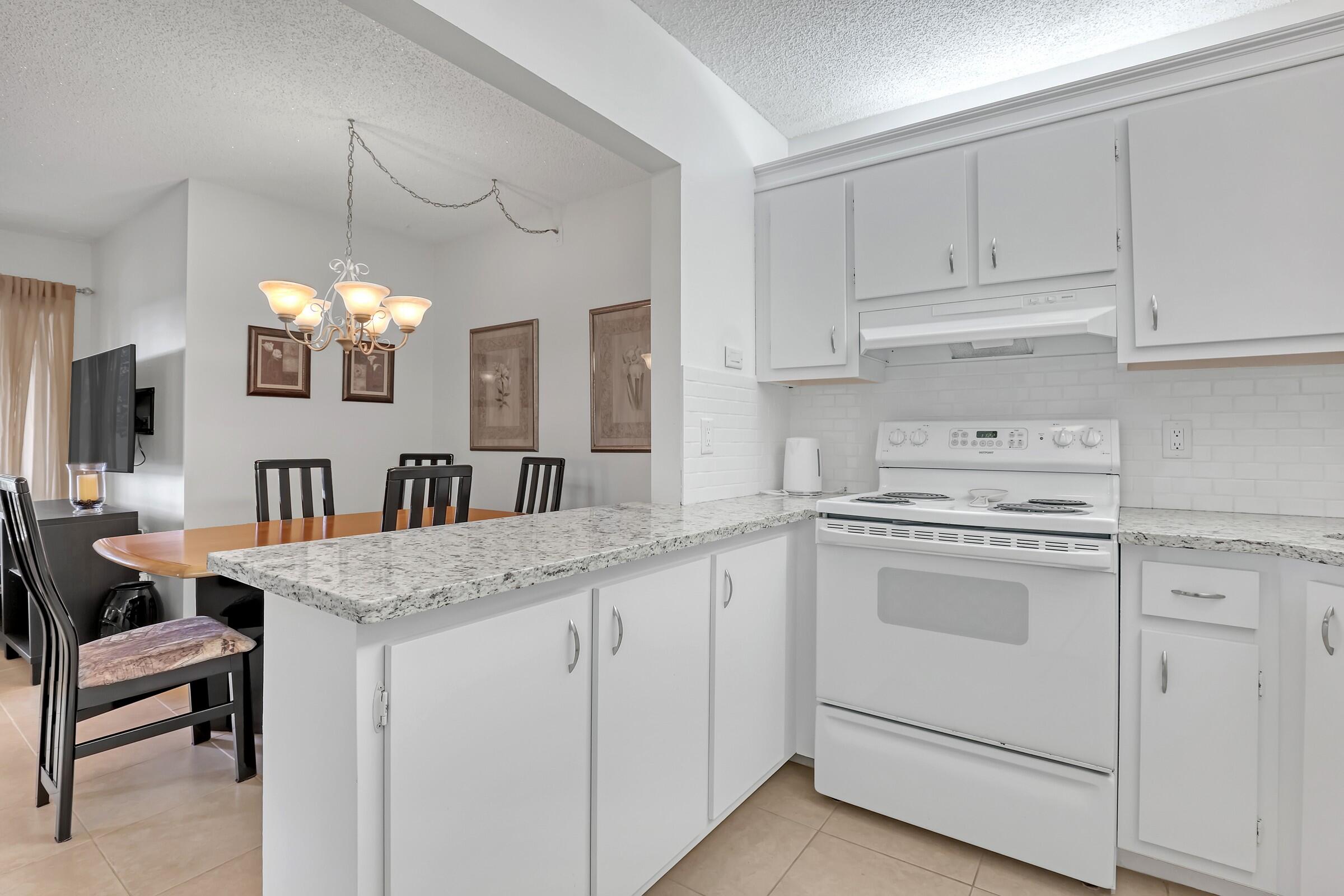 337 Pine Ridge Circle, Unit D2 Greenacres, FL 33463 - Photo 14 of 63 Image00017