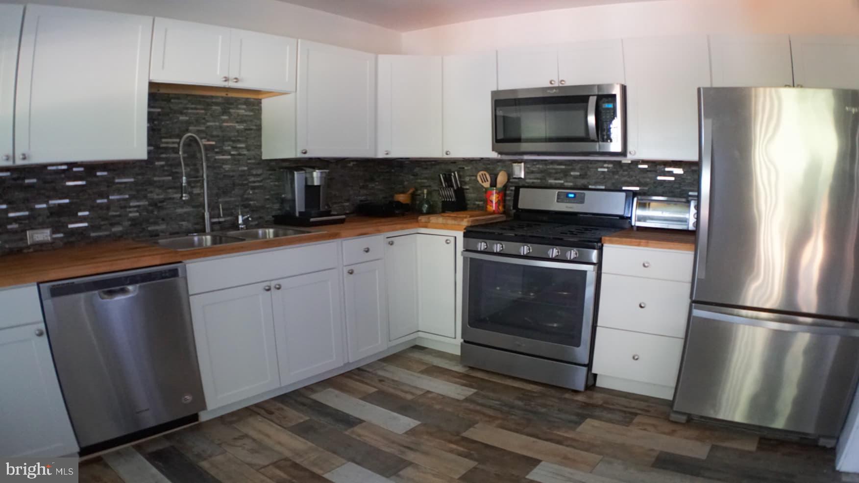 327 Friedensburg Road Reading, PA 19606 - Photo 9 of 20 stainless steel appliances Kitchen