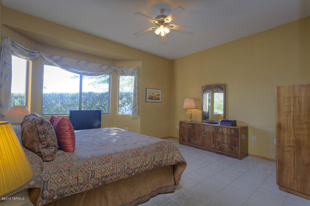 1145 West Arbor Ridge Drive Green Valley, AZ 85614 - Photo 15 of 35