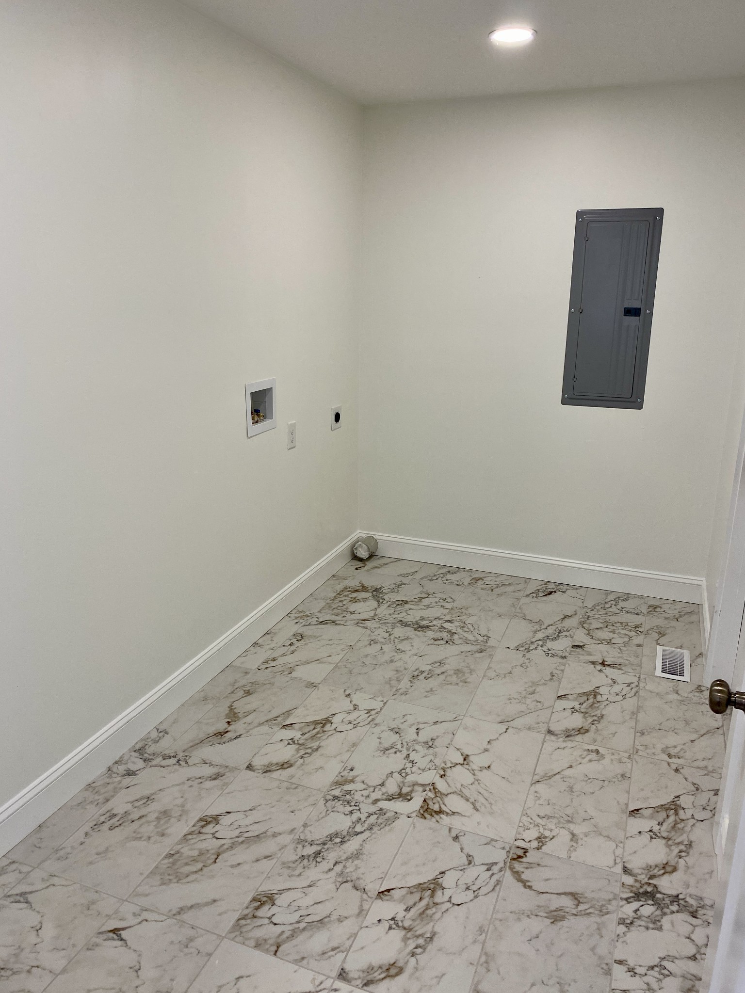 25 Ferguson Hollow Road Chestnut Mound, TN 38552 - Photo 35 of 49 a view of a room with an empty space