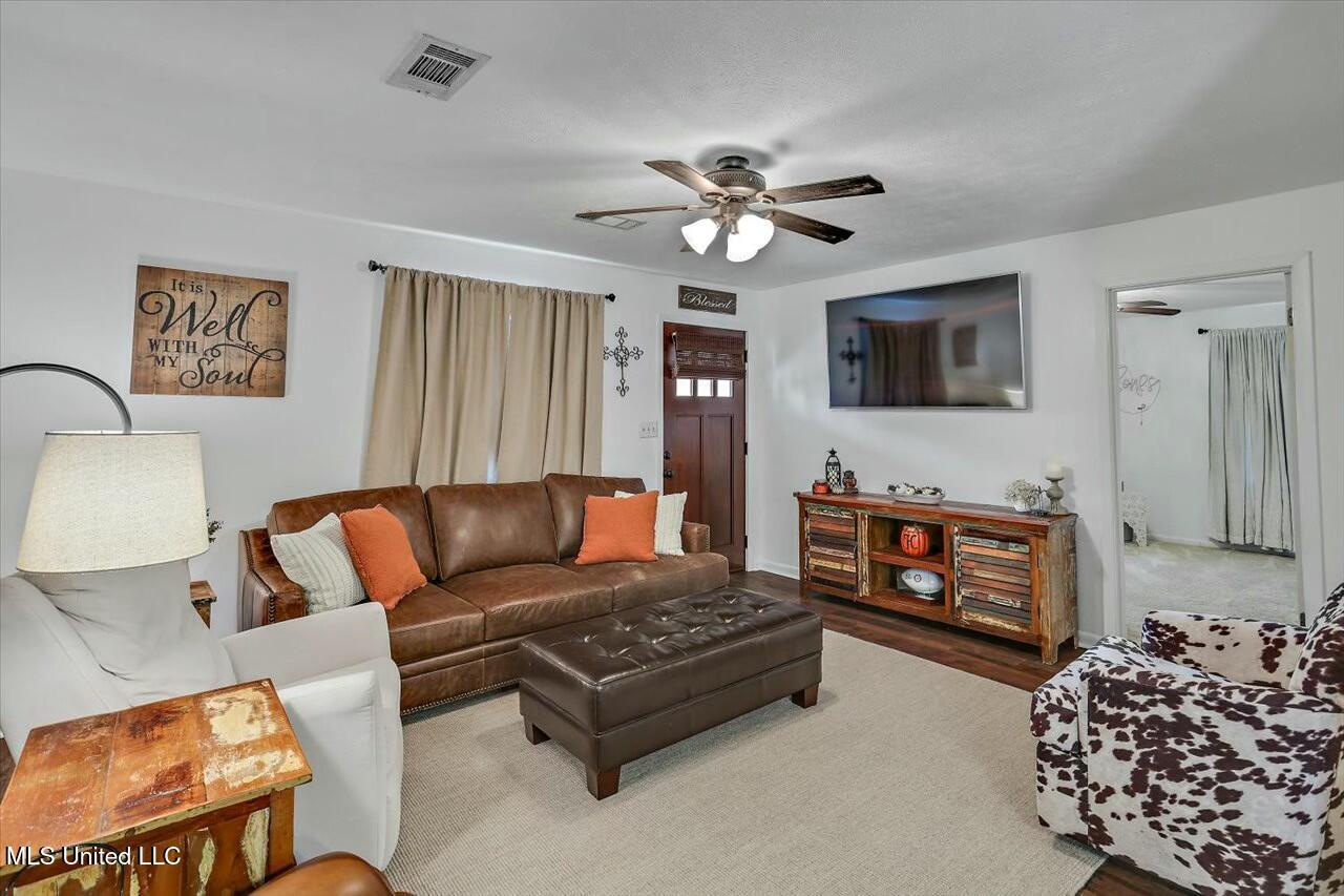 1649 Old Pearl Road Florence, MS 39073 - Photo 11 of 72 tempImageHOoNdo