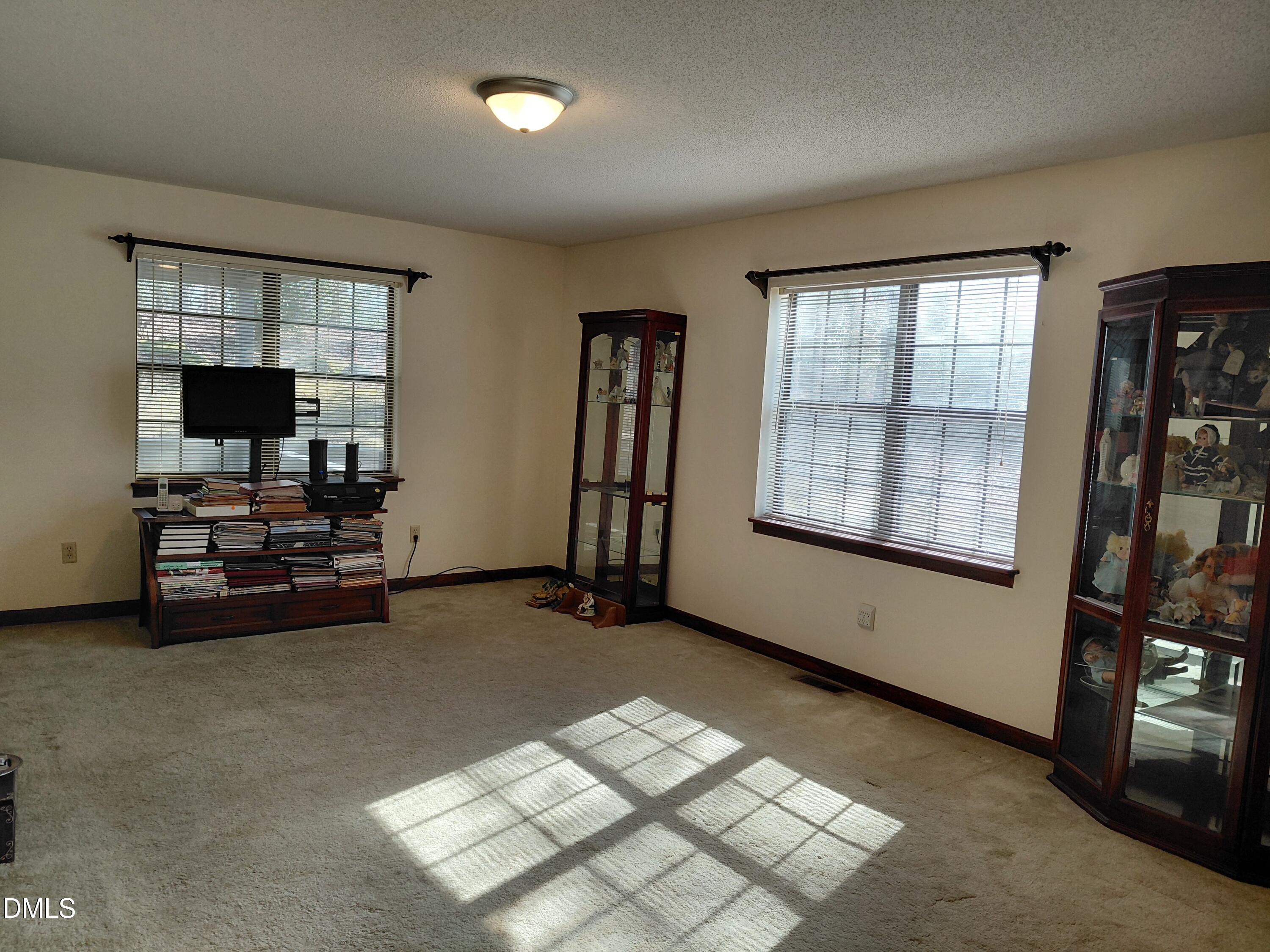 7901 River Ridge Road Wake Forest, NC 27587 - Photo 19 of 34 Living Room