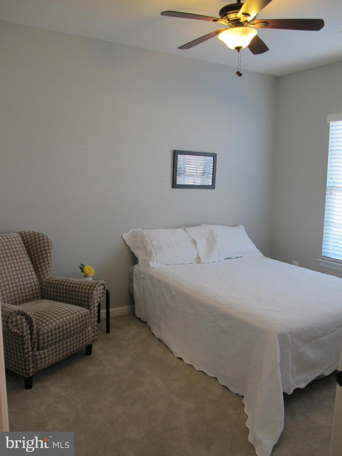 25430 South Riding Boulevard Chantilly, VA 20152 - Photo 23 of 30 Main level Bedroom