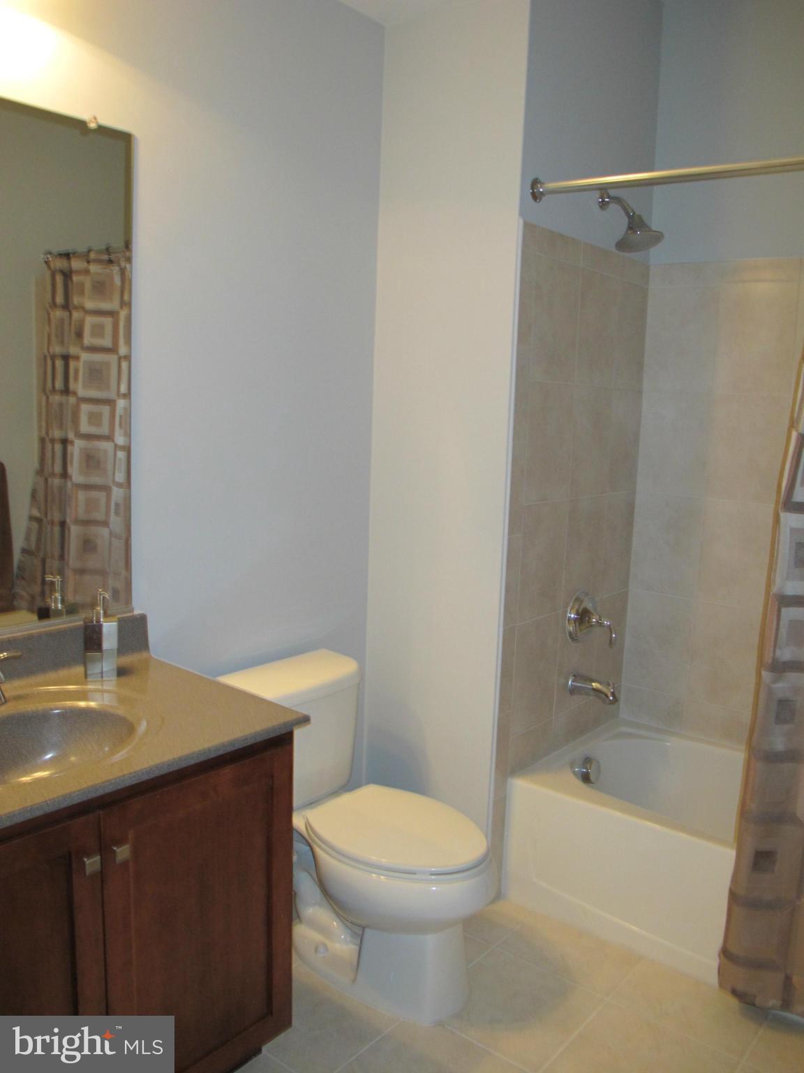 25430 South Riding Boulevard Chantilly, VA 20152 - Photo 25 of 30 Main level Bath