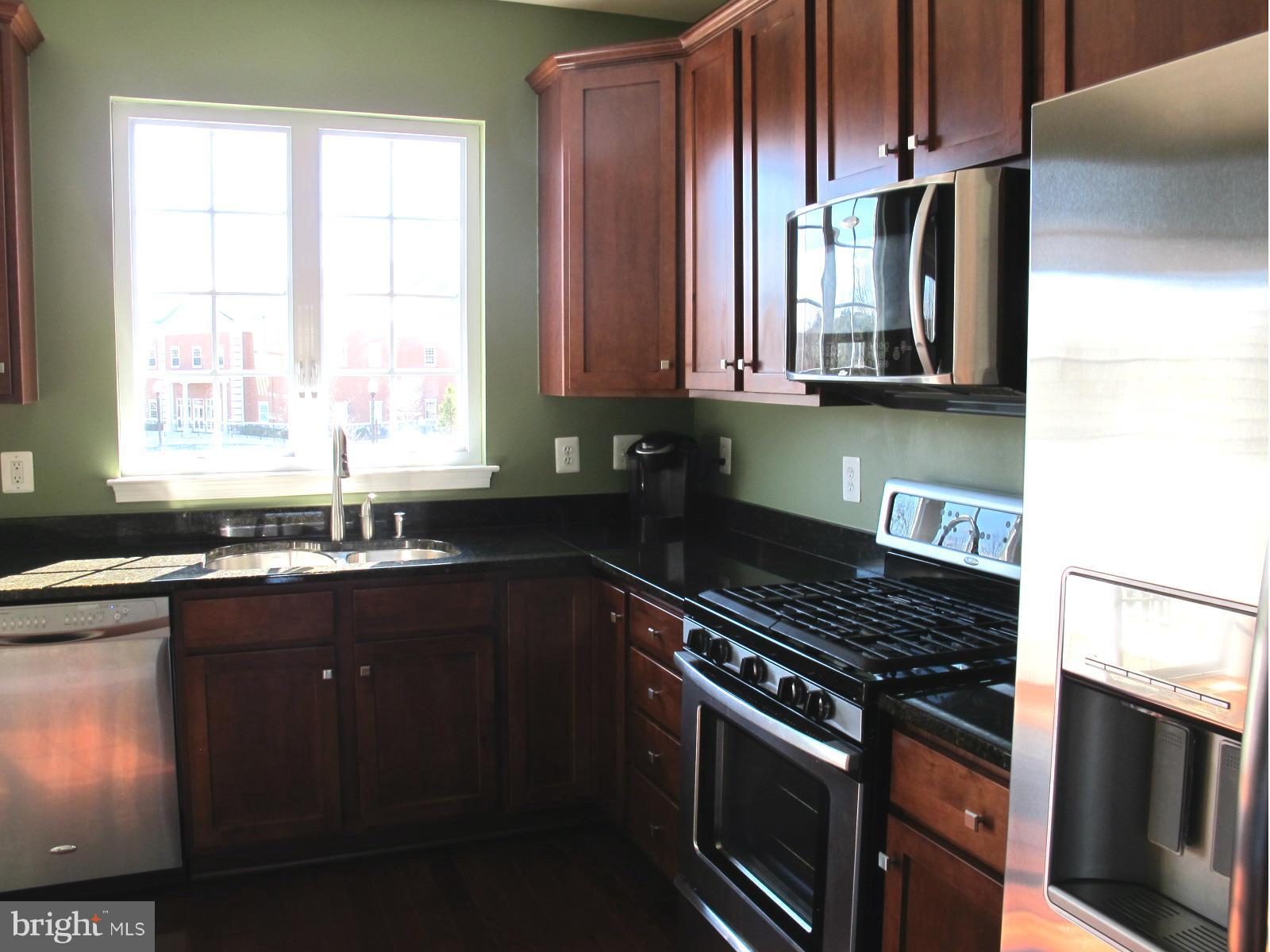 25430 South Riding Boulevard Chantilly, VA 20152 - Photo 4 of 30 Kitchen