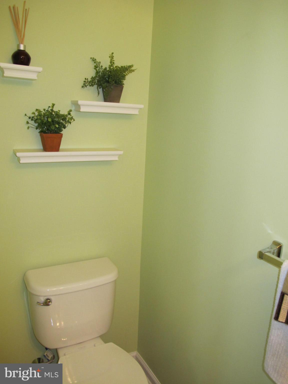 25430 South Riding Boulevard Chantilly, VA 20152 - Photo 10 of 30 Half bath on LR/DR level