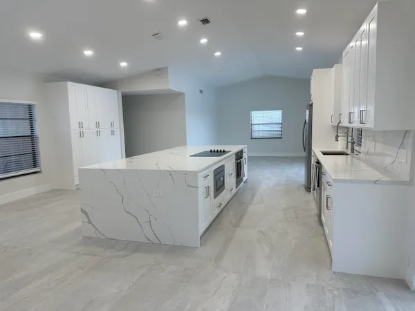 $5,500 | 11600 Island Lakes Lane, Boca Raton, FL 33498