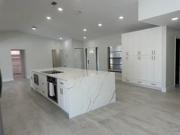 $5,500 | 11600 Island Lakes Lane, Boca Raton, FL 33498