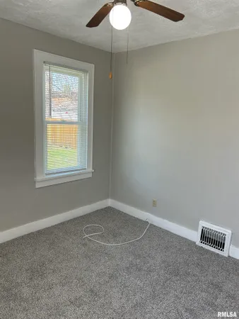 $949 | 405 Keller Street, Bartonville, IL 61607