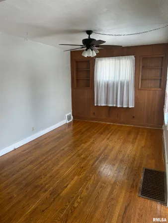 $949 | 405 Keller Street, Bartonville, IL 61607