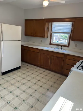 $949 | 405 Keller Street, Bartonville, IL 61607
