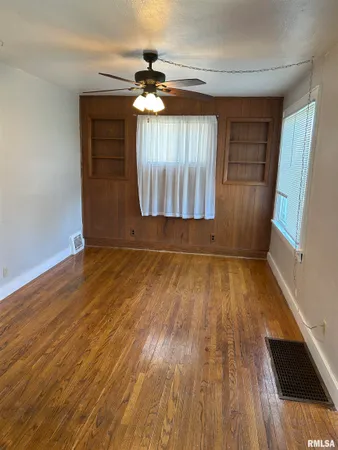 $949 | 405 Keller Street, Bartonville, IL 61607