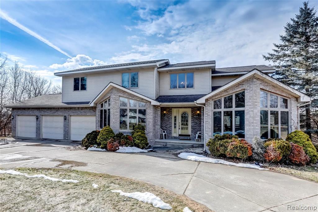 1235 North Morrish Road Flint, MI 48532 - Photo 1 of 40