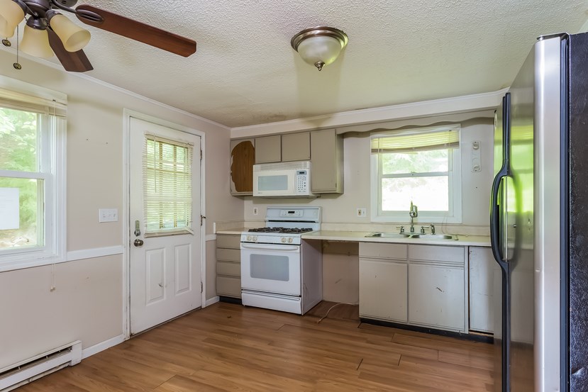1085 Mammoth Road, Unit A Pelham, NH 03076 - Photo 7 of 25