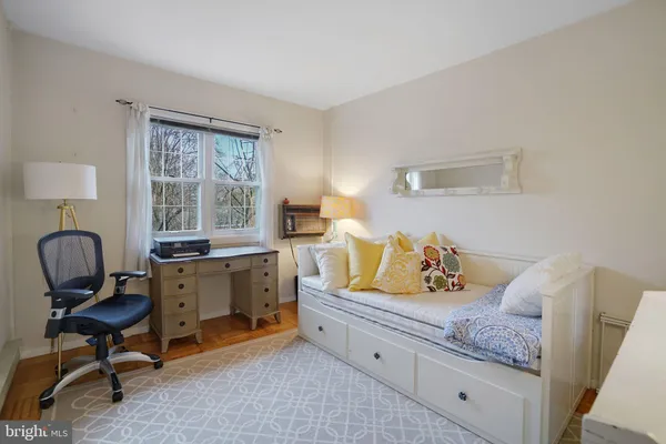 $2,695 | 1629 Fitzgerald Lane, Alexandria, VA 22302